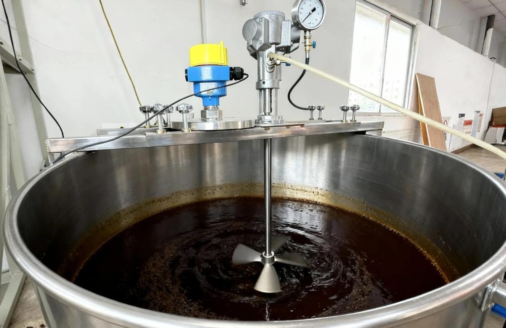 Jiwei 31 Radar Level Meter for Chemical Dosing Tank Level Measurement Case Study: Jiwei 31 Radar Level Meter for Chemical Liquid Level Measurement