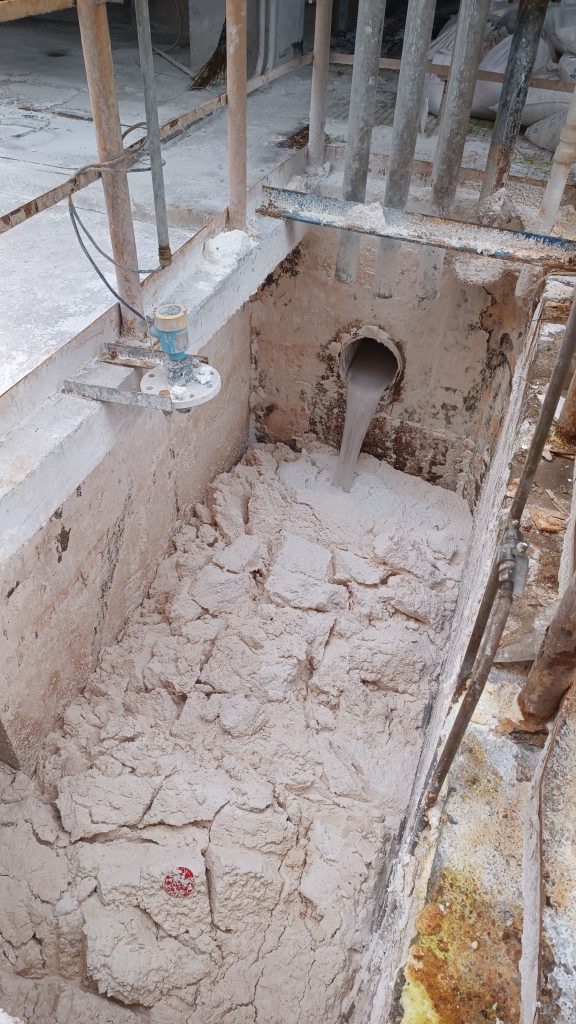 Reliable Radar Level Measurement in Harsh and Foamy Conditions What Is a Radar Level Meter?