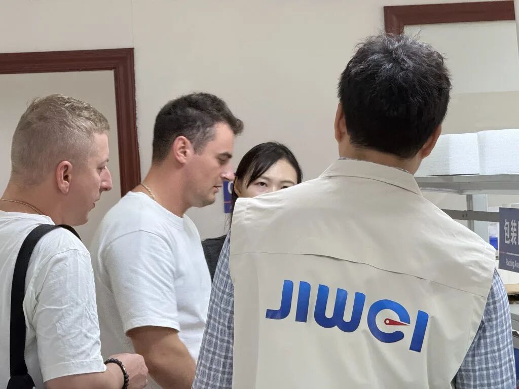 Korean and Japanese Customers Visit Shenzhen Jiwei to Explore Level Measurement Solutions for Steel, Mining, and Cement Industries