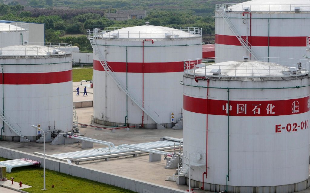 Crude Oil Tank Application of JWrada-34 in the Oil Industry: An 80GHz Radar Level Measurement Solution for Complex Working Conditions