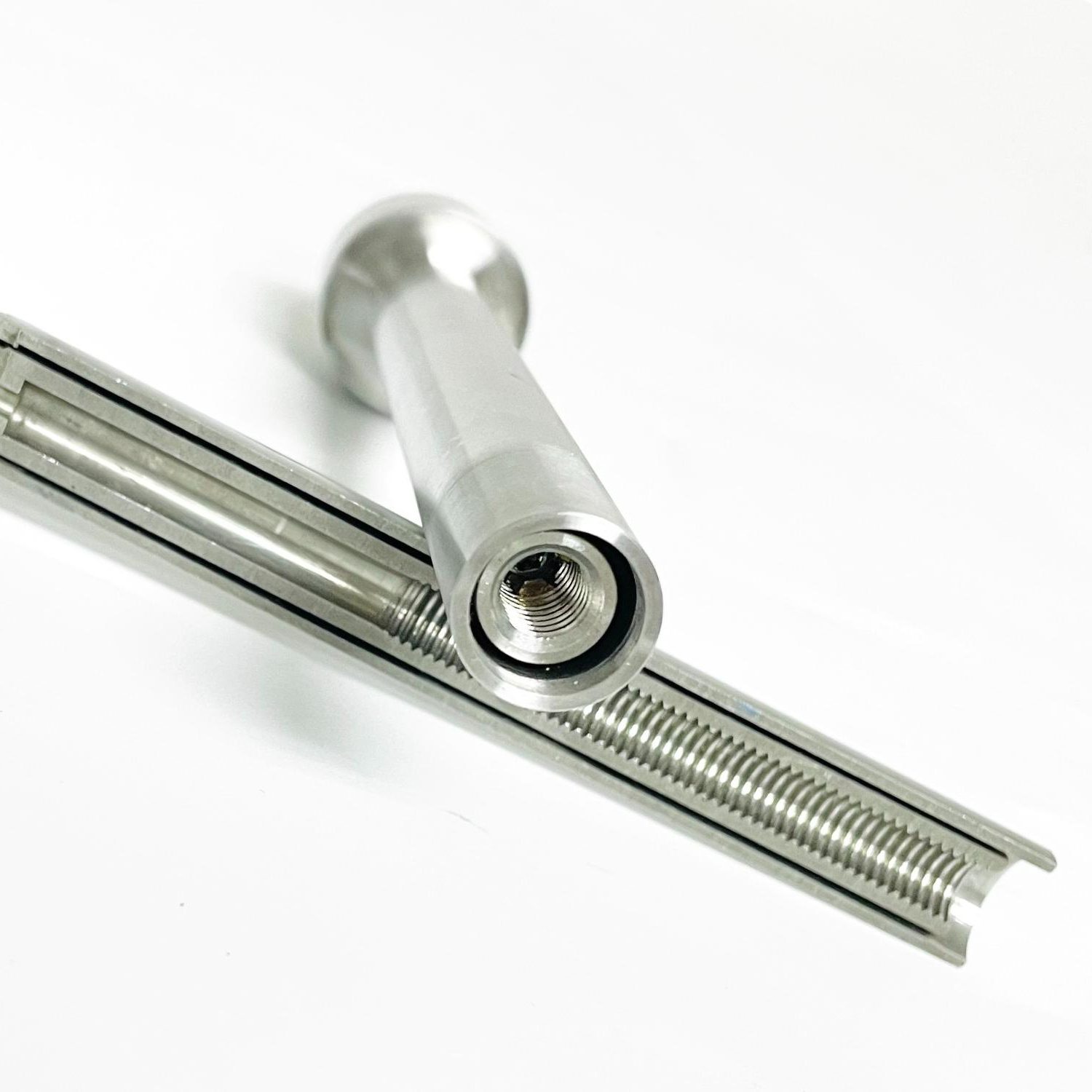 A Dual-tube Probe Design Jiwei Tube-11 Vibrating Rod Level Switch vs. VEGACAP 67