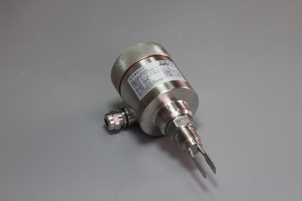 Coconut Juice Level Measurement with the Ring-11 Food-Grade Tuning Fork Level Switch