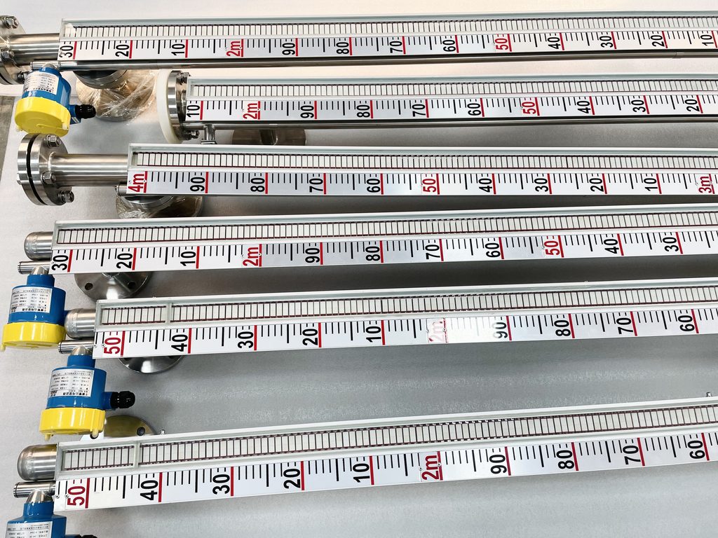 Application of Magnetic Level Gauges in Natural Gas Separators: Selection, Installation, and Maintenance