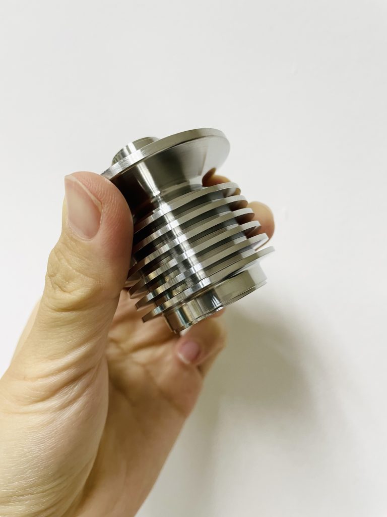 What Is a Sanitary Clamp? Principles, Applications, and Selection Guide for Hygienic Level Instrument Connections