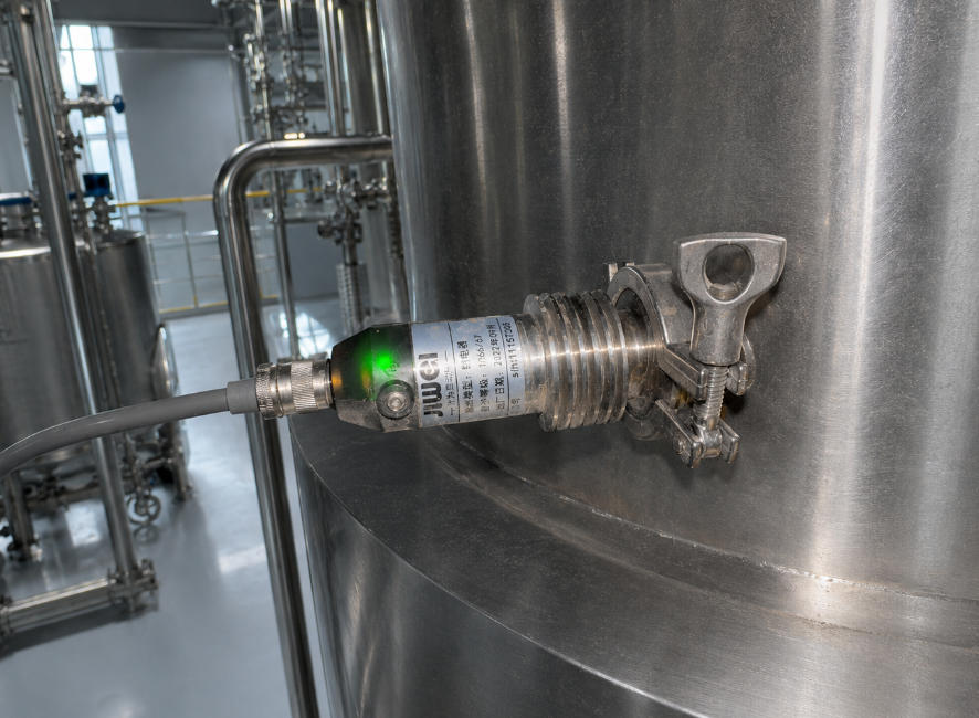 How to Choose a Compact Level Switch: Ring-21 Tuning Fork Level Switch Applications and Selection Guide