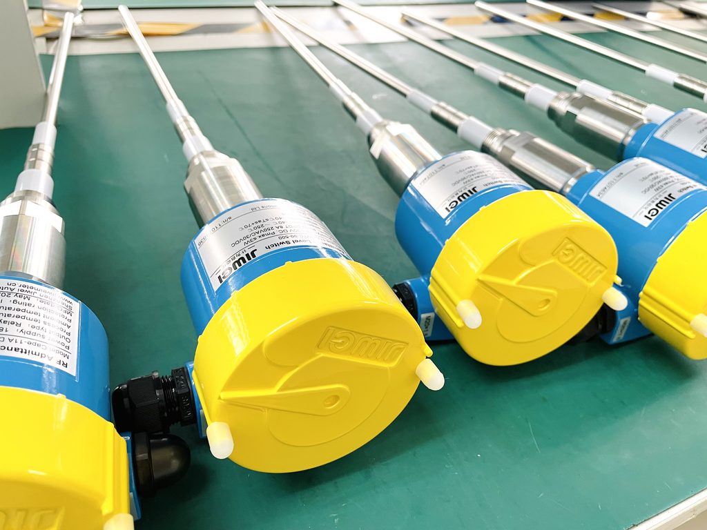 What Does the Guard Electrode Do in an RF Admittance Level Sensor? Principles, Anti-Buildup Function, and Applications