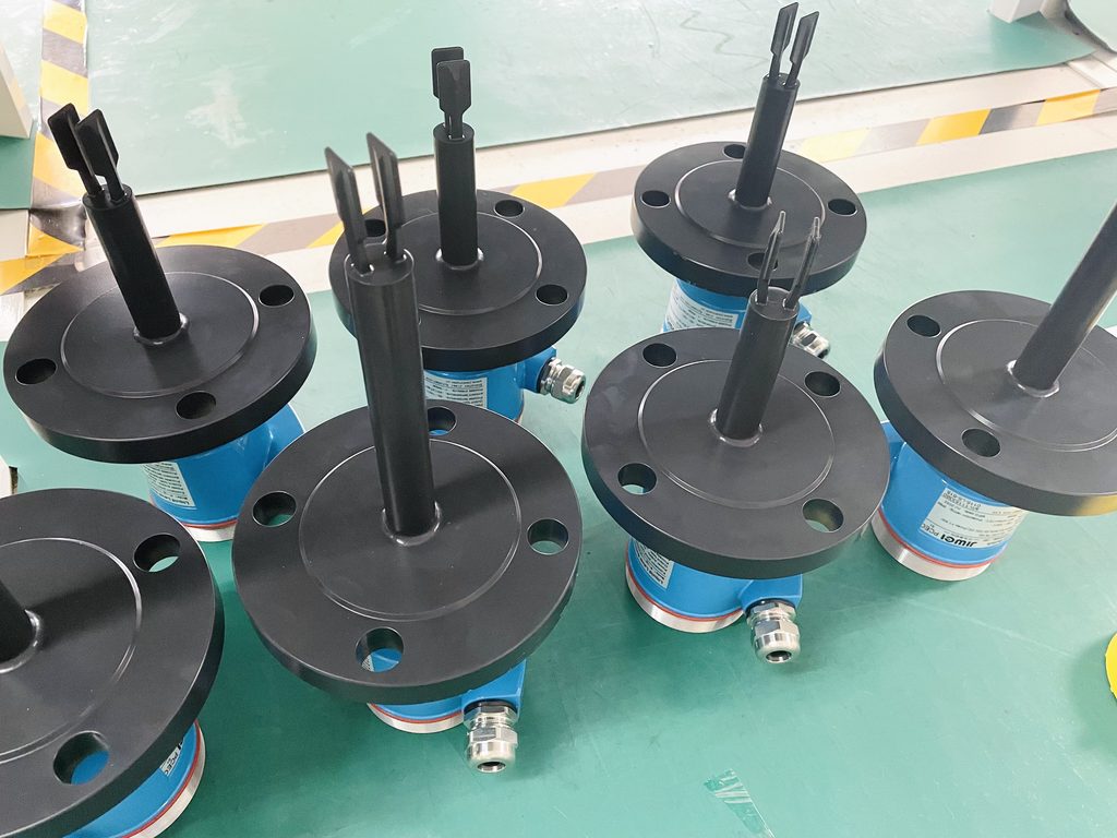 PTFE vs. PFA Coatings for Tuning Fork Level Switches: Why Coating Material Matters in Corrosive Applications